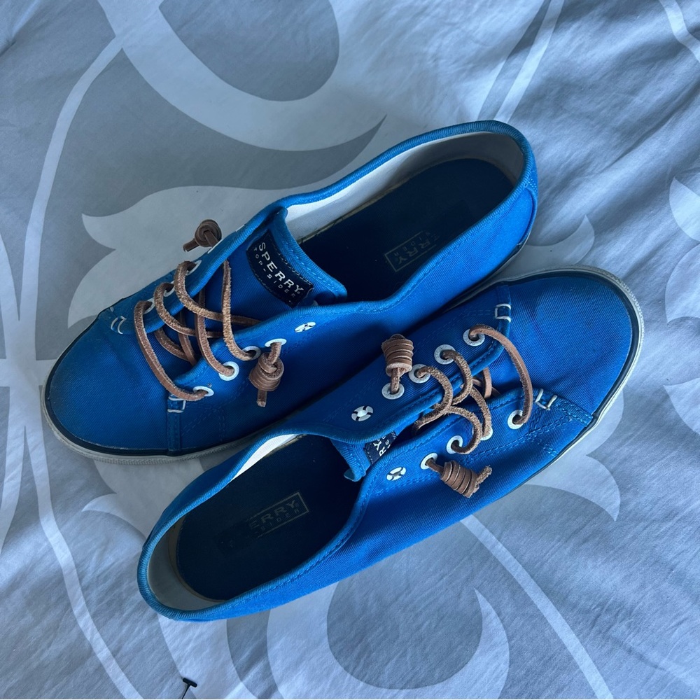 Blue Sperries